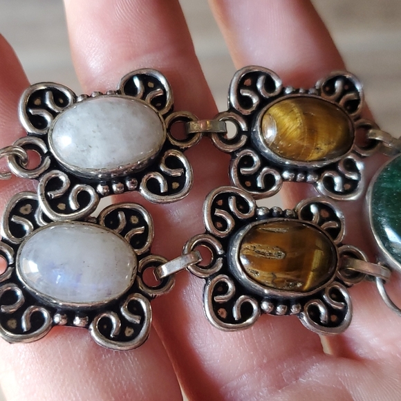 New Nephrite, Tiger Eye and Rainbow Moonstone Silver Necklace. - Picture 12 of 16